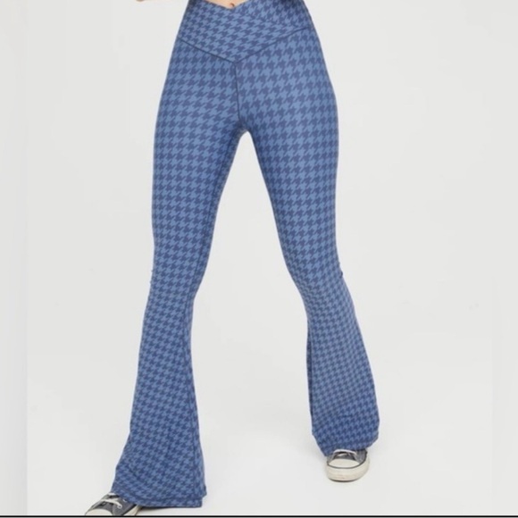 OFFLINE by aerie “Xtra High Waisted Bootcut Legging in Marbled Blue” - Picture 2 of 2